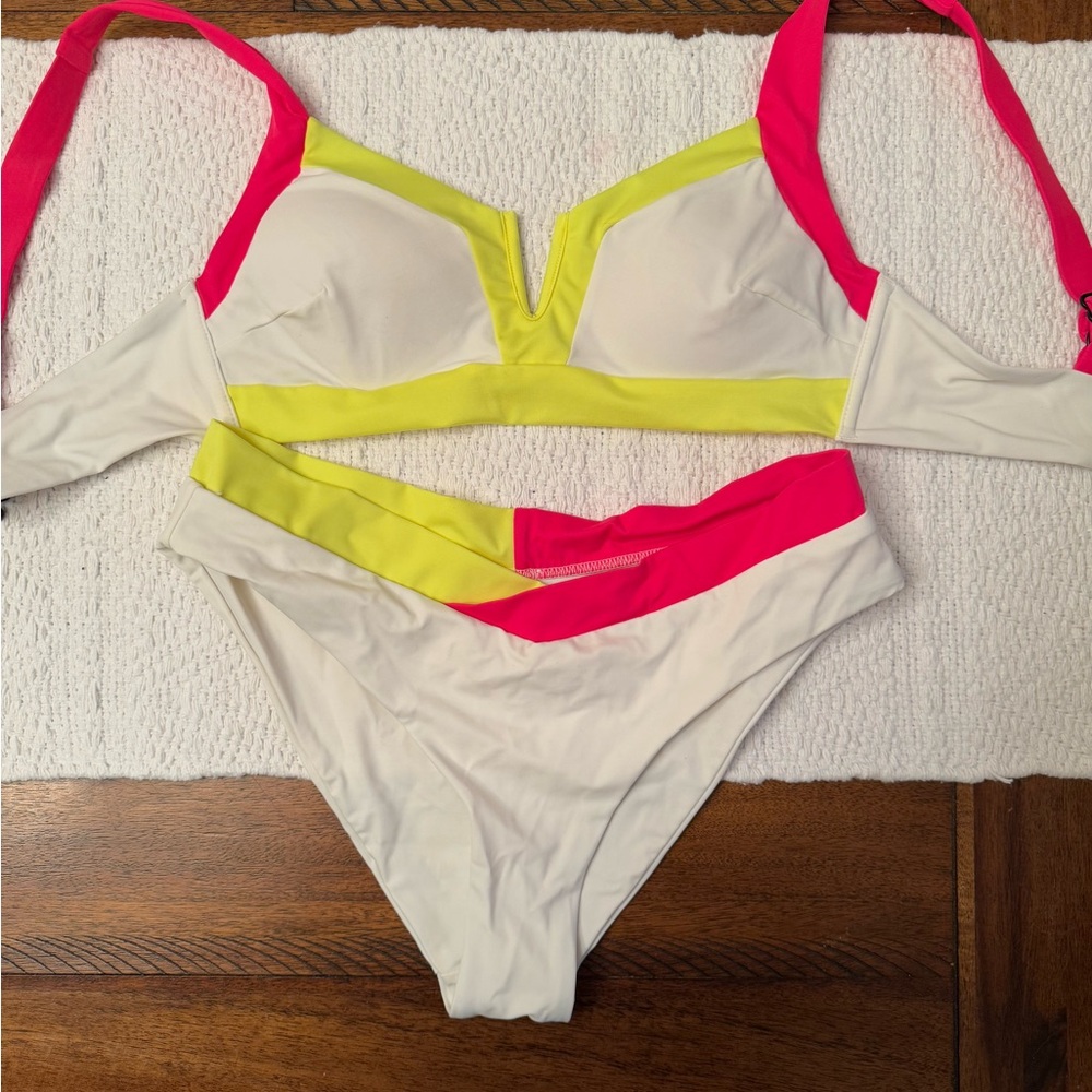 Vetchy Bikini